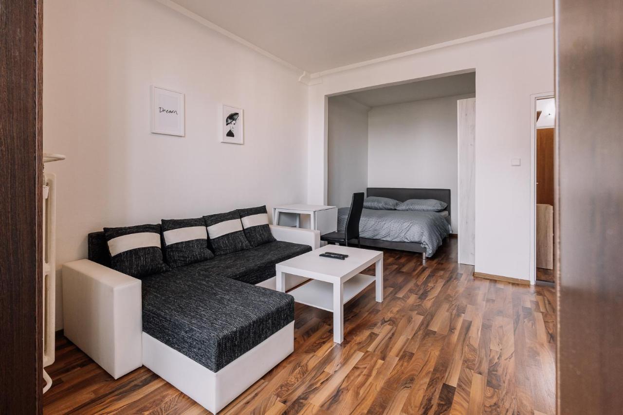 Cozy Apartment In Ruzinov Bratislava Eksteriør billede